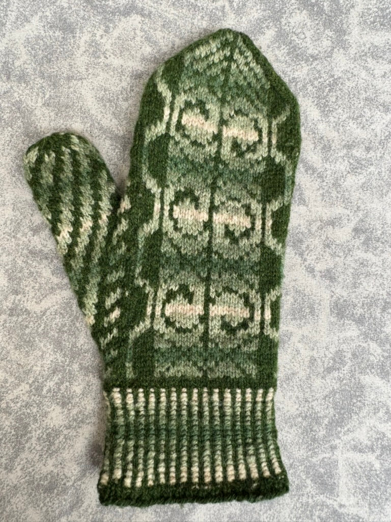 Open Circle Fair Isle Mitten Pattern by Anne Bosch