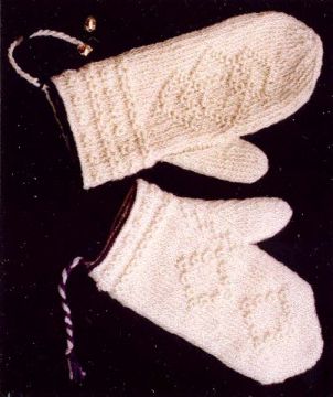The Twined Mittens Pattern by Beth Brown-Reinsel