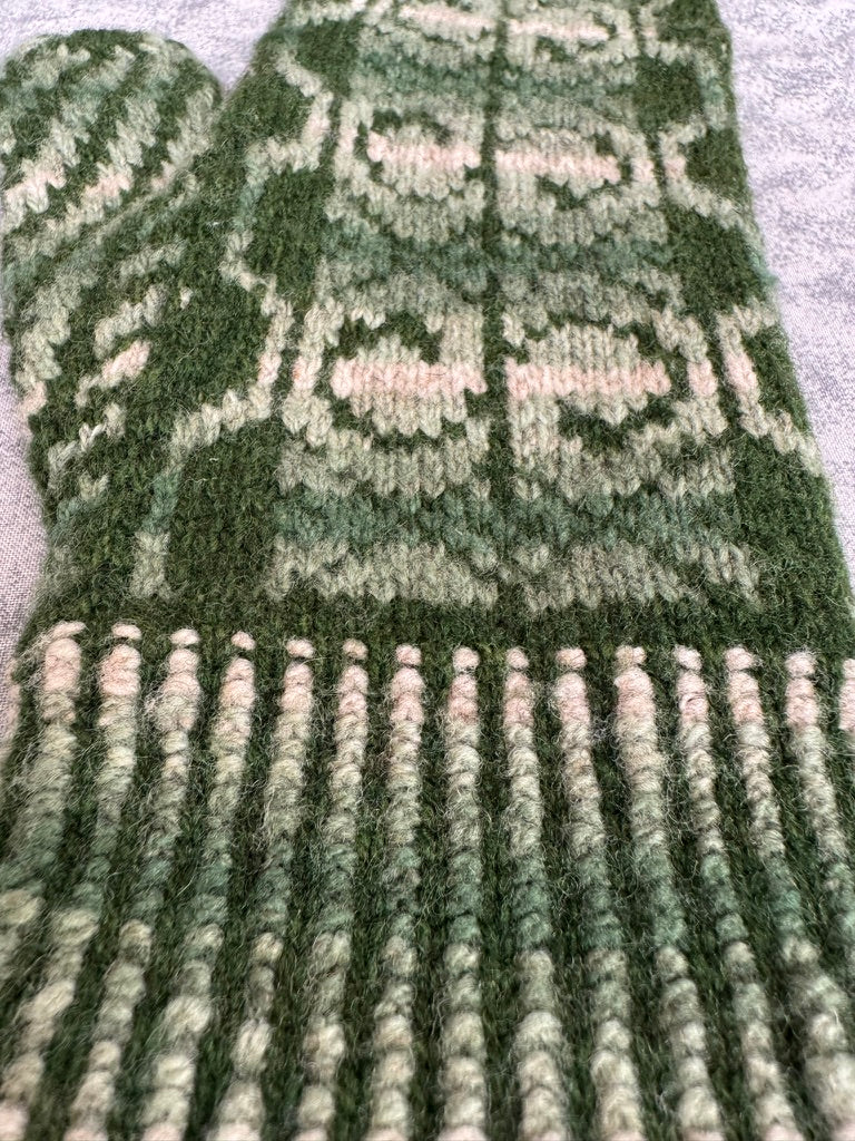Open Circle Fair Isle Mitten  Pattern by Anne Bosch