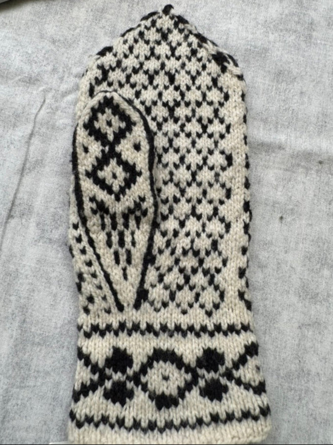 Rising Star Selbu Mittens Pattern by Sheryl Hill