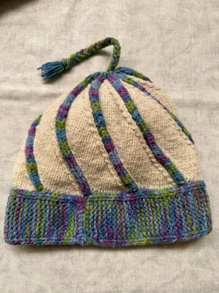 The Swirling Leaves Hat Pattern by Anne Bosch