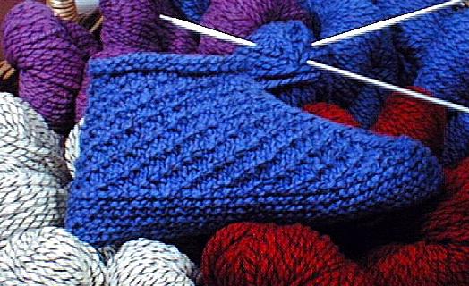 Quick Knit Slippers Pattern by Anne Bosch
